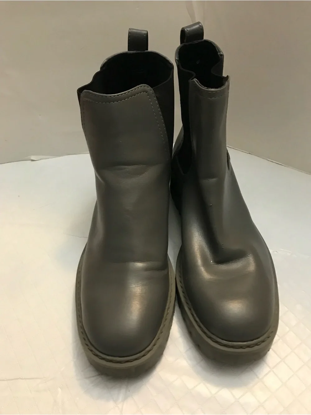 Kenneth Cole Reaction Women's Black Chelsea Pull-On Boots Side Size 6 Like New